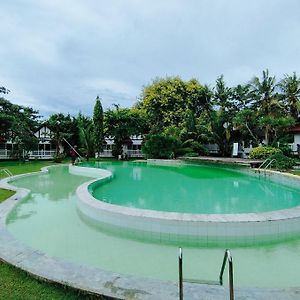 Reddoorz @ Padi Beach Resort Oton Iloilo